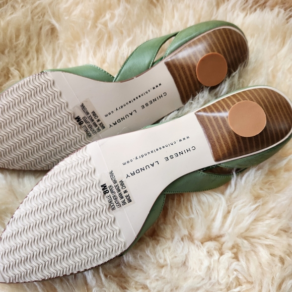 Chinese Laundry Rochelle Flats Teacup Heel Green Leather Women’s  NEW - Picture 5 of 7